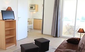 La Rochelle: Appt 2 Pieces, Piscine, Parking, Animaux Ok - Fr-1-246-648